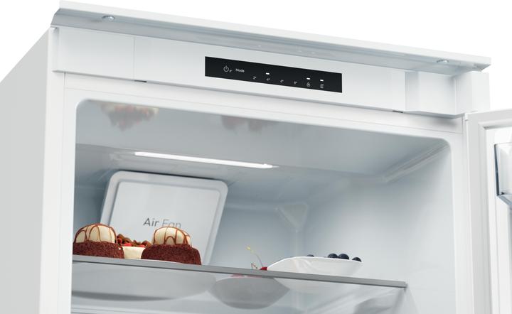 Actual product image Candy CNBQL3518EV (268 l)