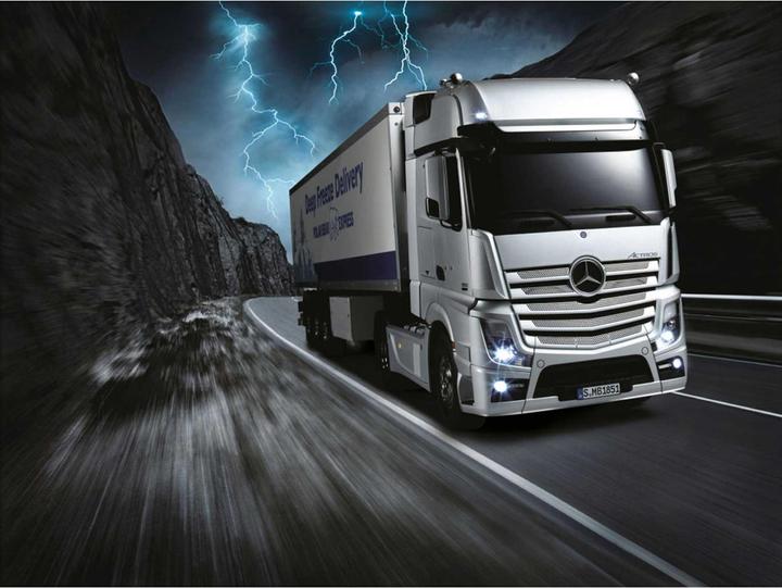Actual product image Tamiya Mercedes B. Actros1851 GigaSpace (Kit)