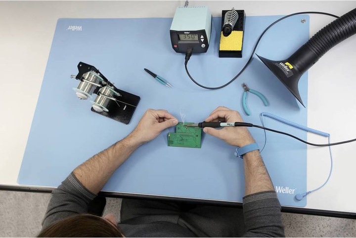 Actual product image Weller Erem Antistatic ESD premium tabletop soldering mat set with wrist strap and spiral cable (Storage)