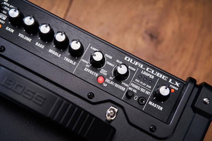 Actual product image BOSS (Electronics) D-CUBE LX guitar amplifier (Guitar, 10 W)