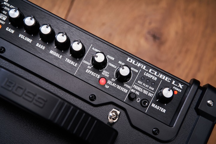 Image du produit BOSS (Electronics) Amplificateur de guitare D-CUBE LX (Guitare, 10 W)