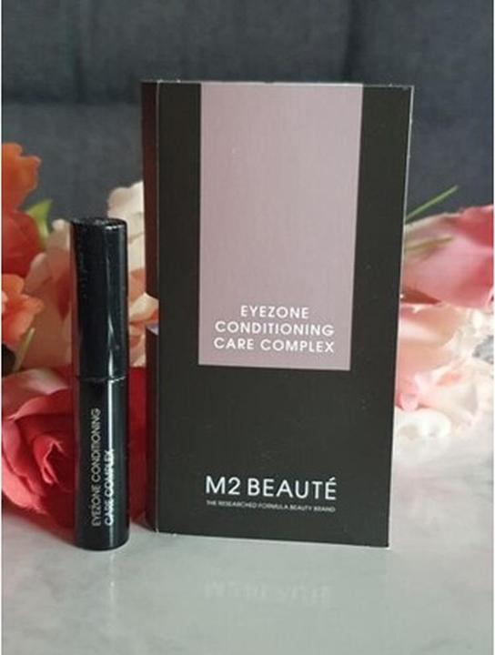M2 Beauté Eyezone Pflegekomplex Wimpern- und Augenbrauen-Serum
