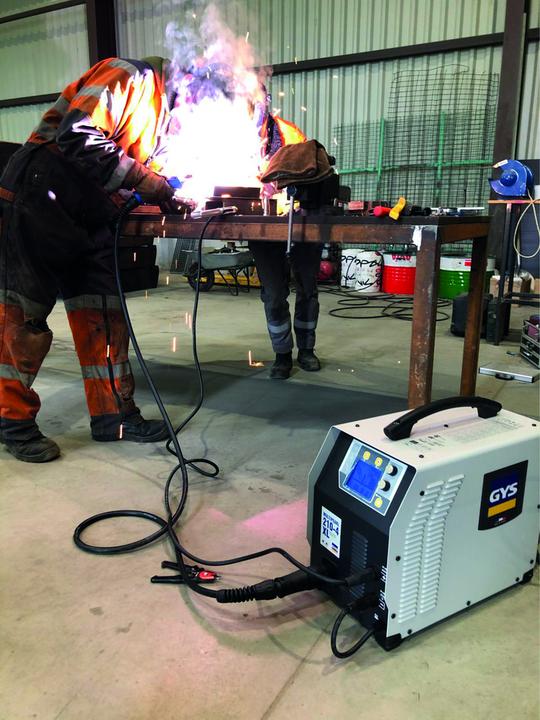 Image du produit GYS MULTIPEARL 210-4XL avec accessoires