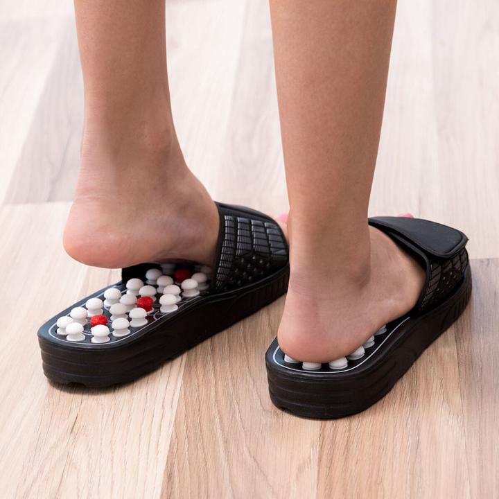 Actual product image InnovaGoods Acupressure shoes Slicu (M)