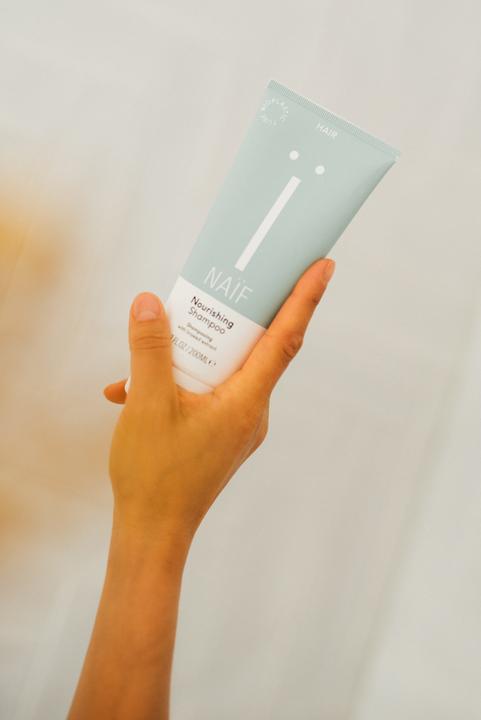 Actual product image Naïf Personal Care (Liquid shampoo, 200 ml)