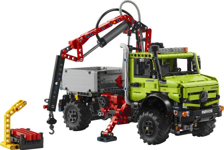 Produktbild LEGO Technic 42242 Mercedes-Benz Unimog U 5023 med kran