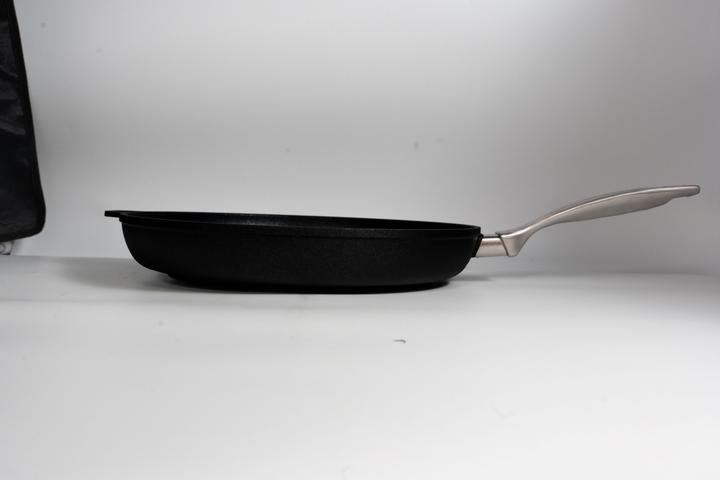 Produktbild Swiss Diamond CXD Induktion Pfanne ohne PFAS 28 cm (Bratpfanne, Aluminiumguss)