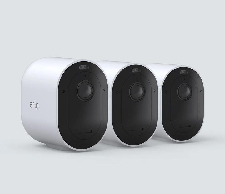 Actual product image Arlo Pro 4 Spotlight VMC4350P-100EUS Set of 3 (2688 x 1520 pixels)