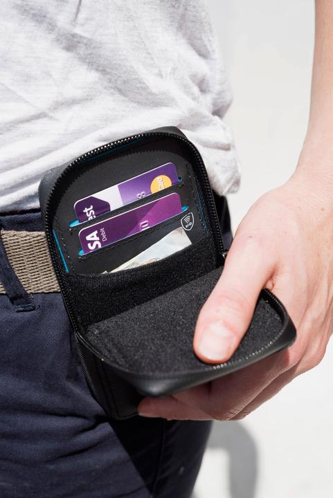 Produktbild Outdoor Spirit Tasche 'RFID Smartphone'