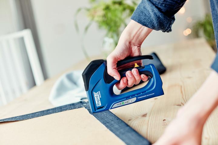 Actual product image Rapid ALU940 hand tacker