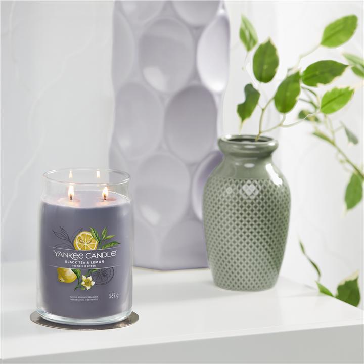 Productafbeelding Yankee Candle Duftkerze Black Tea & Lemon Signature Large Jar