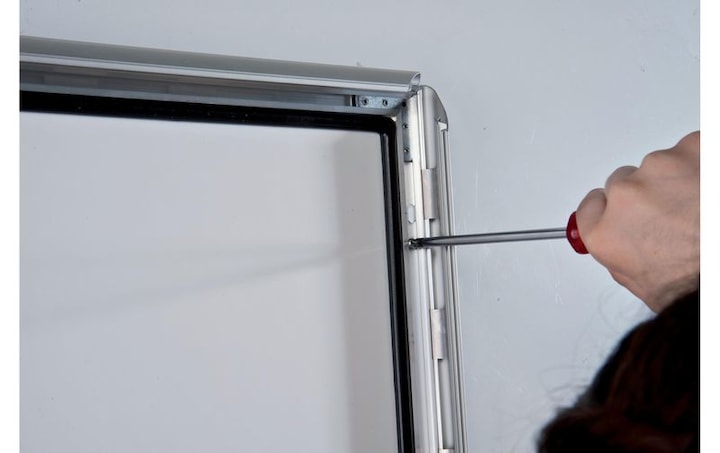 Image du produit Franken Cadre d'affichage "Outdoor", DIN A4, 25 mm de profil de cadre, cadre pliable en aluminium anodisé