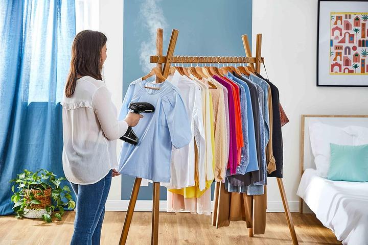 Actual product image Rowenta Steam Force (2000 W, 30 g/min)