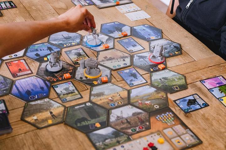 Produktbild Stonemaier Games Expeditions (Englisch, 1 - 5 Spieler)