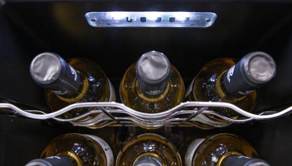 Actual product image Cecotec VINOTECA BOLERO 34030 NEGRA 34 BOTELLAS REGULABLE