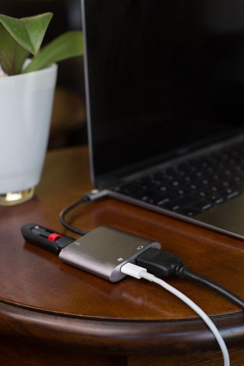 Actual product image Kanex USB-C VGA adapter with USB-C pow (USB-C, 1 Ports)