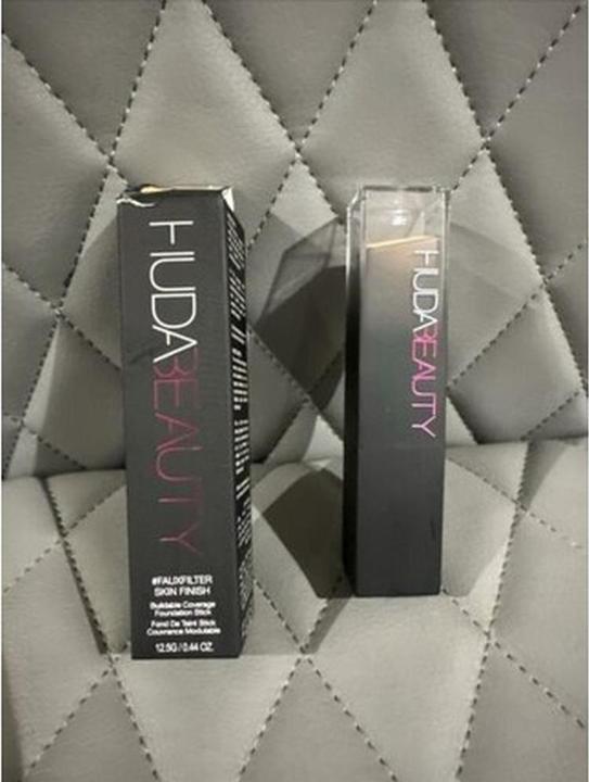 Produktbild Huda Beauty FauxFilter Skin Surface Buildable Coverage Foundation Stick Latte (Shortcake 315B)