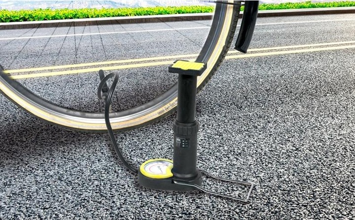 Actual product image Dunlop Mini foot pump