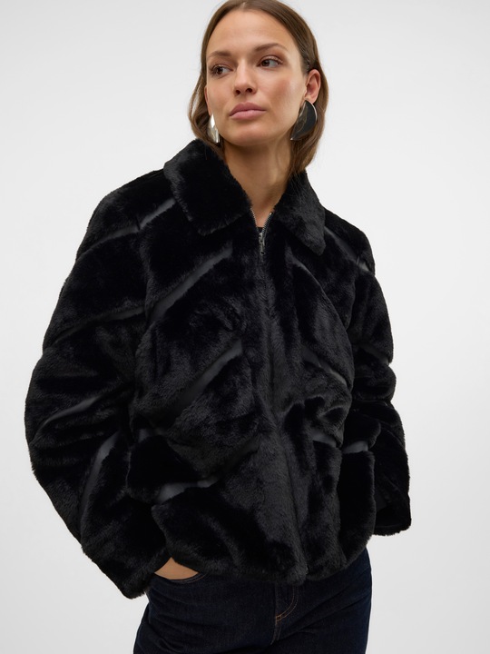 Actual product image Vero Moda VMSONJALUIS Jacket Faux fur jacket (XS)