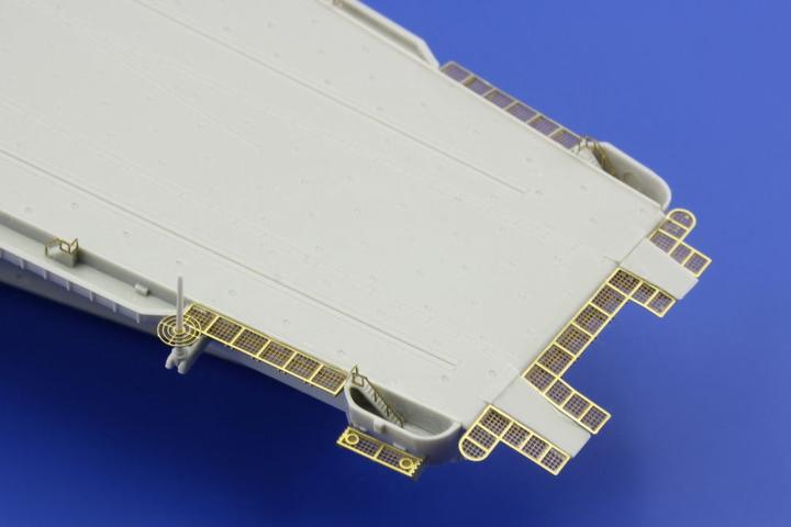 Produktbild Eduard USS Nimitz CVN-68 for Trumpeter