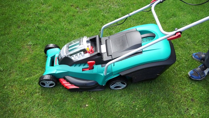 Image du produit Bosch Home & Garden Rotak 43 (Fonctionnement sur secteur)