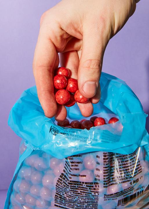 Immagine prodotto KoRo Patatine di riso al cioccolato bianco con polvere di fragole (1000 g)