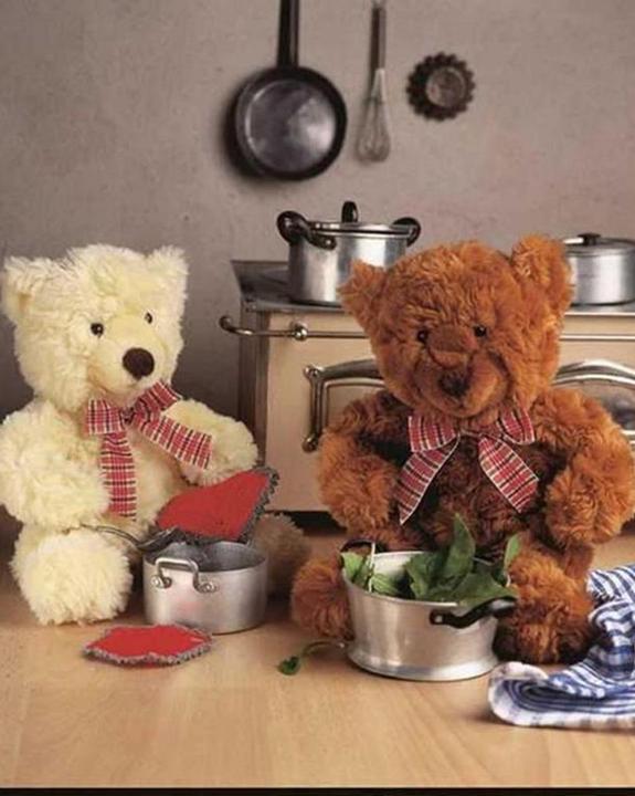 Produktbild Glorex Kuscheltier Teddy Flori 26cm