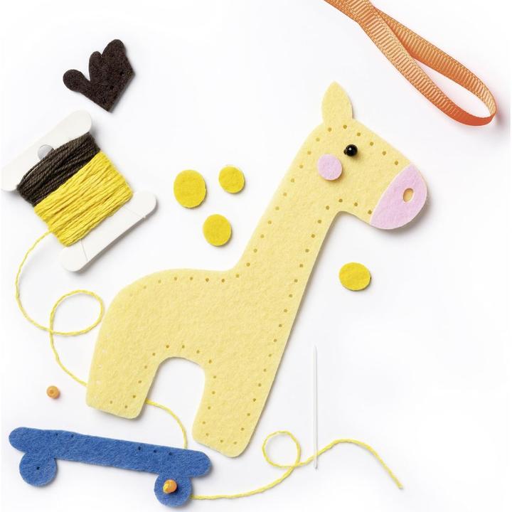 Actual product image Magni Mini Felt Sewing Set Giraffe 13-piece