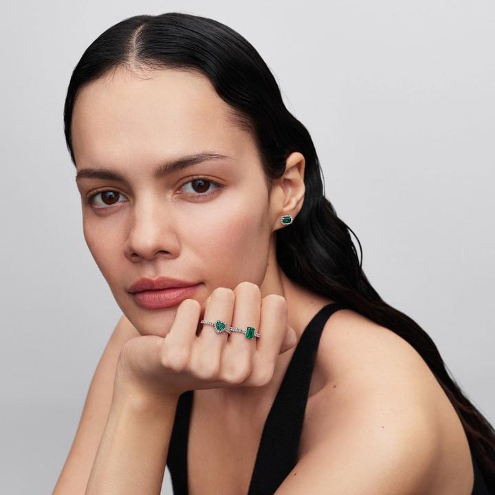 Actual product image Pandora Rectangular Sparkling Green Halo Ring (56, 925 Silver)