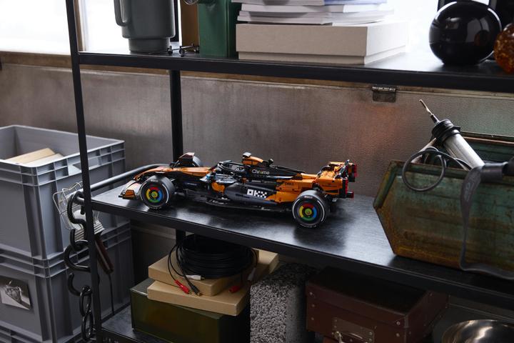 Actual product image LEGO McLaren MCL39 F1 racing car (LEGO Technic)