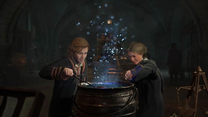 Produktbild WB Hogwarts Legacy (PS4, FR, DE)