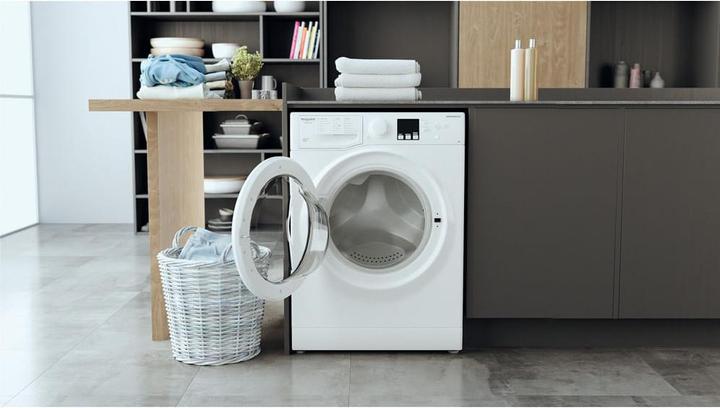 Actual product image Hotpoint RSSF 624 W EN N Front loading washing machine 6 kg 1200 rpm C White (6 kg, Left)