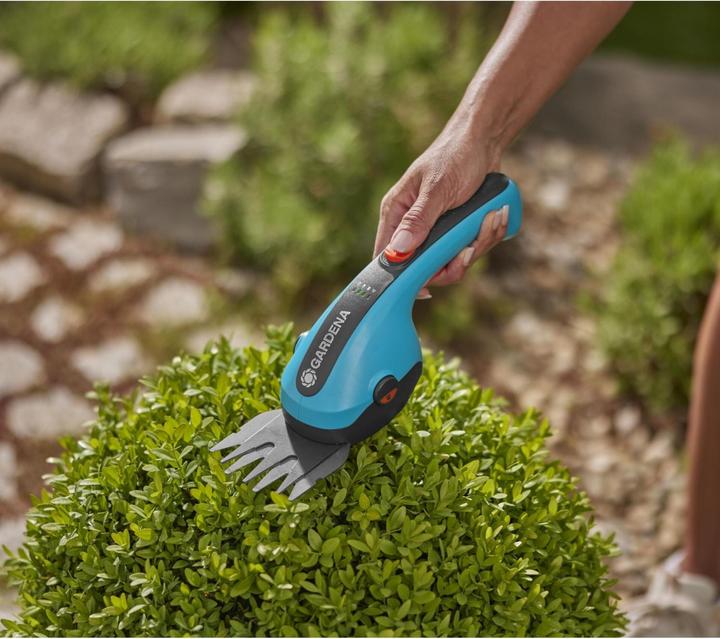 Actual product image Gardena ClassicCut Li cordless grass and shrub shears set (Cordless hedgecutters)
