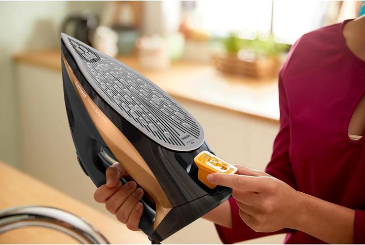 Actual product image Philips DST7040/81 (2400 W, 250 g/min)
