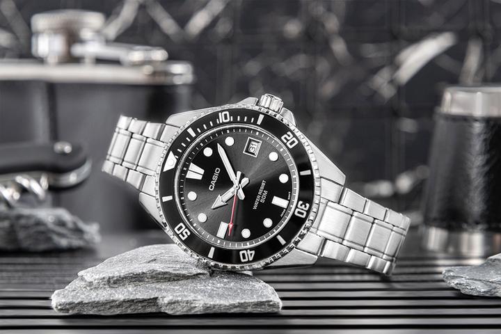 Produktbild Casio MDV-10D-1A1VEF (Chronograph, 42 mm)