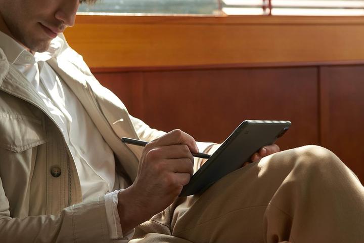 Produktbild TCL TAB 10s (nur WLAN, 10.10", 32 GB, Dark Grey)