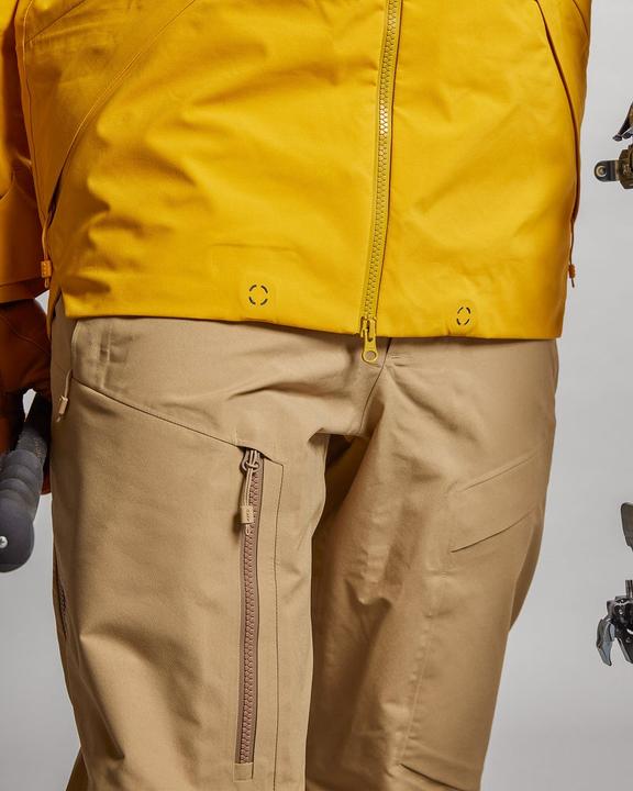 Produktbild The Mountain Studio GORE-TEX Pro 3L