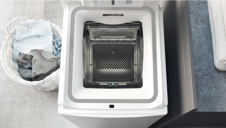 Actual product image Hotpoint WMTF 624U EN Top loading washing machine 6 kg 1200 rpm C White (6 kg, Downwards)