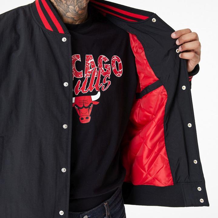 Produktbild New Era College Bomber Jacke - Chicago Bulls - XL (XL)