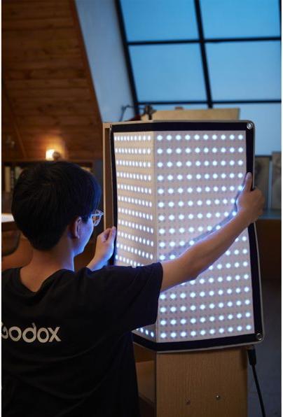 Image du produit Godox FL200R K1 - Kit 1 x Flexible RGB LED Light FL200R & Accessories (Lumière vidéo)