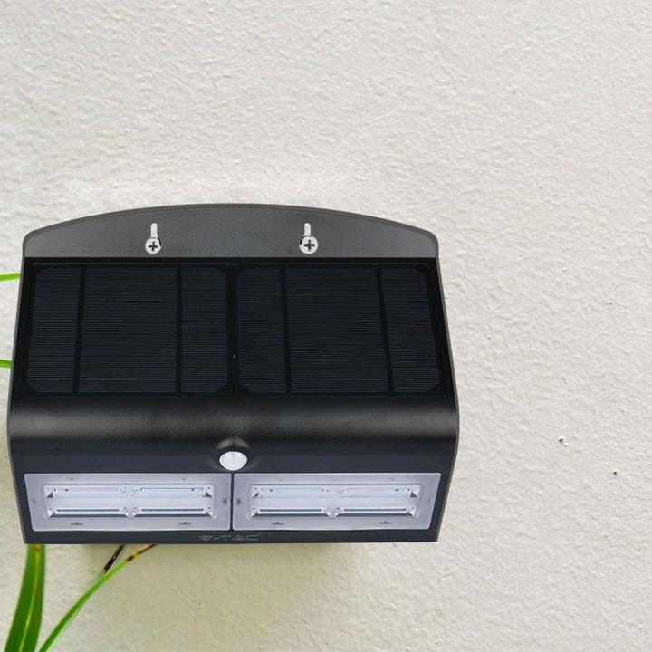 Produktbild V-TAC VT7677 6,8 W LEDSolarWandleuchtenatürliches weisses, schwarzes Gehäuse (IP65)