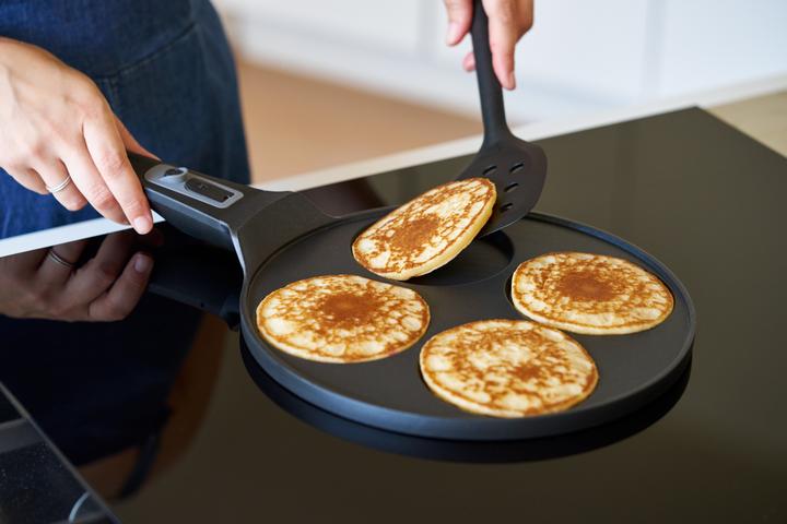 Actual product image Guzzini High-dome portable cake dish