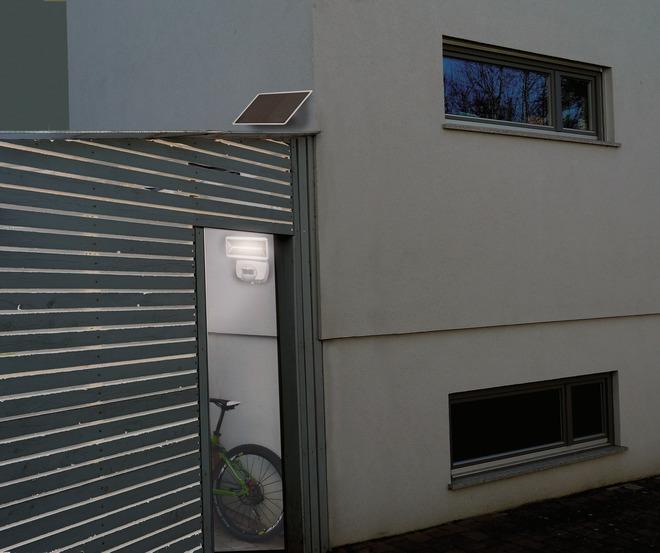Image du produit Brennenstuhl Projecteur solaire à LED SOL 800 avec détecteur de mouvement infrarouge anthracite (400 lm, IP44)