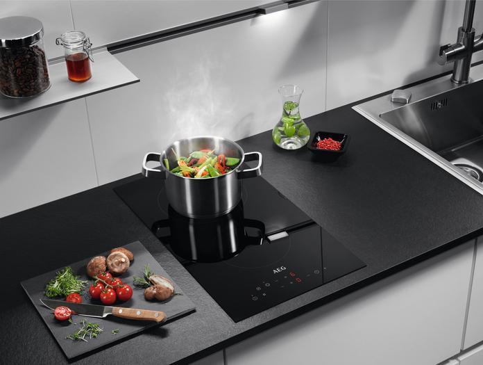 Image du produit AEG HRB32310CB 3000 Domino / Table de cuisson vitrocéramique autonome / 30 cm