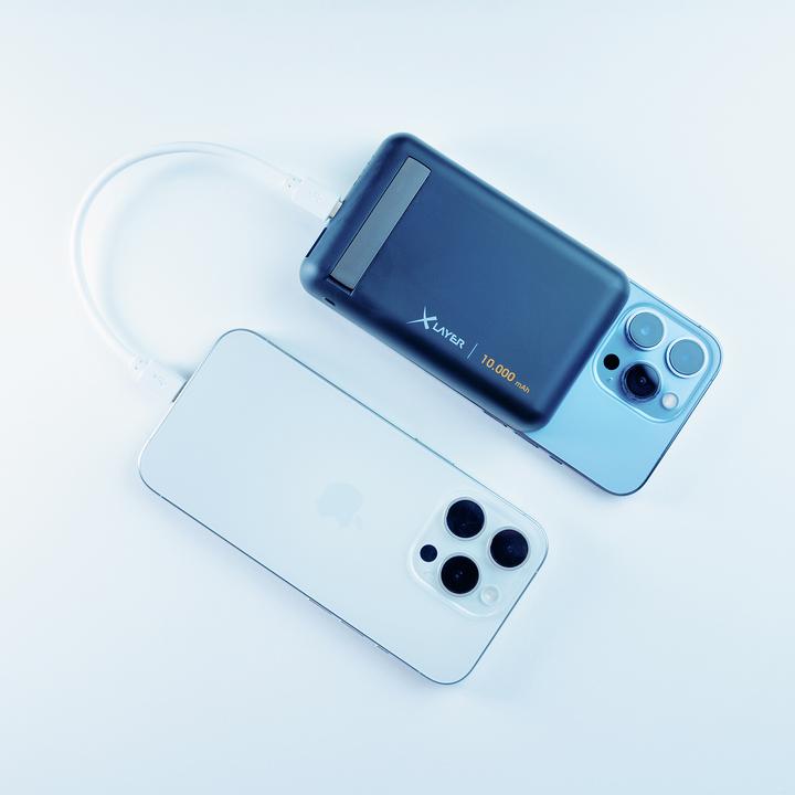 Actual product image Xlayer Magfix Pro Wireless Quick Charger Powerbank with Stand 10,000mAh 20W Black (10000 mAh, 20 W, 37 Wh)