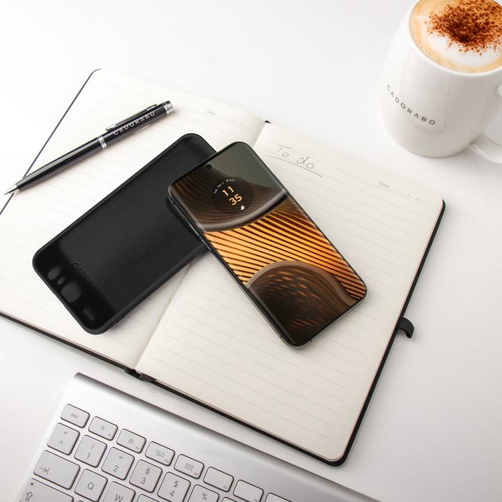 Produktbild Cadorabo Hülle für Motorola Moto Edge 50 Ultra im Liquid Case Design (Motorola Edge 50 Ultra)