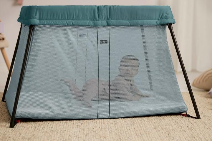 Immagine prodotto BabyBjörn Travel Crib Light with Sheet, Dark Green