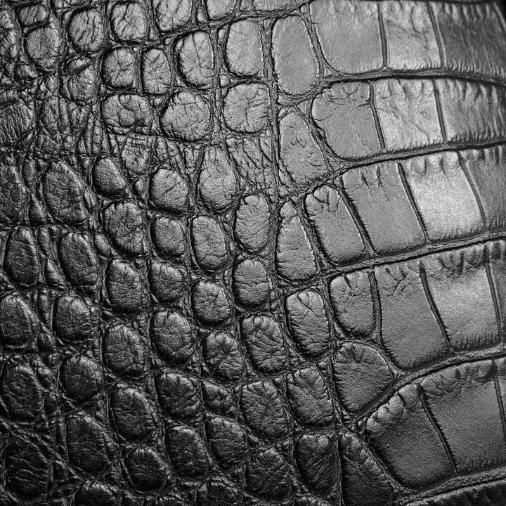 Actual product image Cluty Umhängetasche