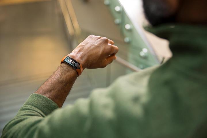 Image du produit Mio Slice Fitness Watch with Sleep and Activity Monitor