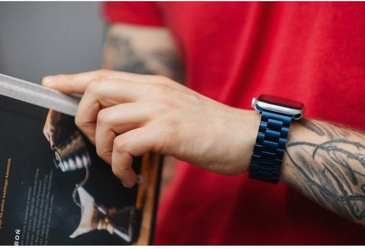 Actual product image Forcell Strap F-DESIGN FA10 stainless steel strap for APPLE Watch 42 / 44 / 45 / 49 mm black (Stainless steel)
